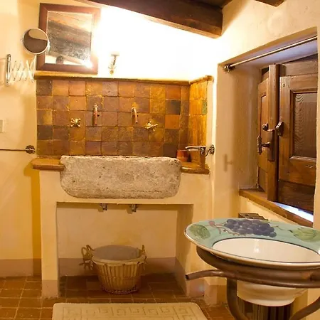 La Corte Di Maria Piccilli