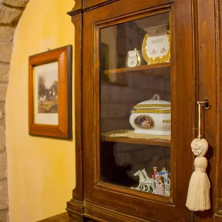 La Corte Di Maria Piccilli